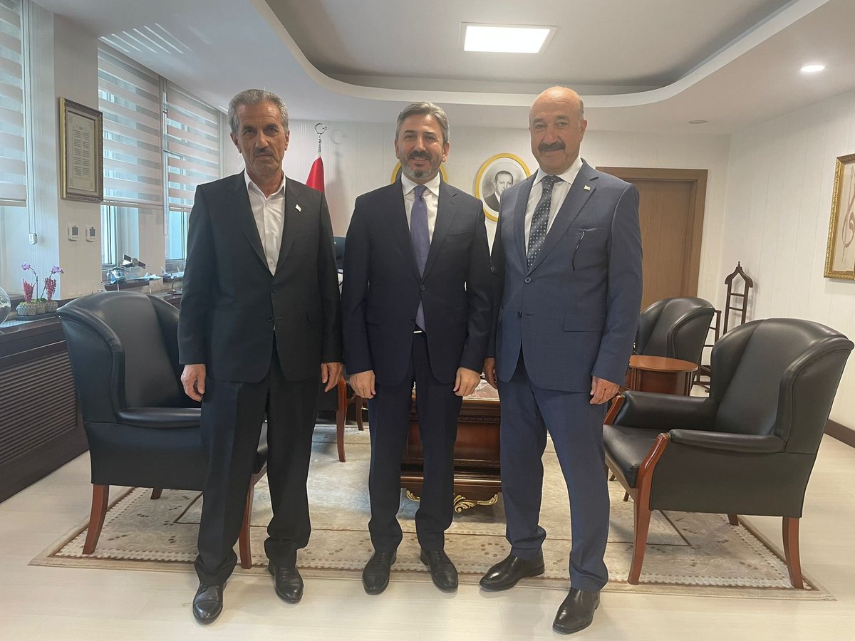 Elazığ Baskil Belediye Başkanımız Sn. İhsan Akmurat
Adıyaman Samsat Belediye Başkanımız Sn. Halil Fırat,
Ak Parti Samsat İlçe Başkanı Sn. Osman Idaci ve 
Adıyaman Balkar Belediye Başkanımız Sn. Orhan Orhan'a ziyaretleri için teşekkür ederim.
<a href="/ihsanAKMURAT/">Av.İhsan AKMURAT</a>
<a href="/halilfrat2/">halil fırat</a>
<a href="/osmanidaci/">Osman Idaci</a>