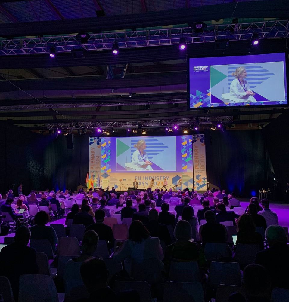 BlockStand.eu tweet media