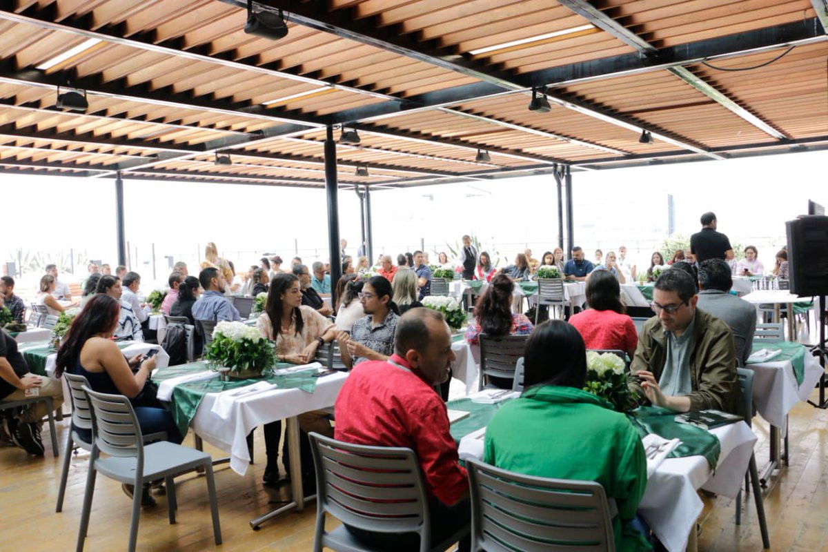 VanesAlvarez89's tweet image. En la Semana de la #Ecociudad 
reconocemos la labor de los 11 comités que hacen parte del Sistema de Gestión Ambiental de Medellín #SIGAM
Muchas gracias por su labor en el cuidado del #MedioAmbiente.