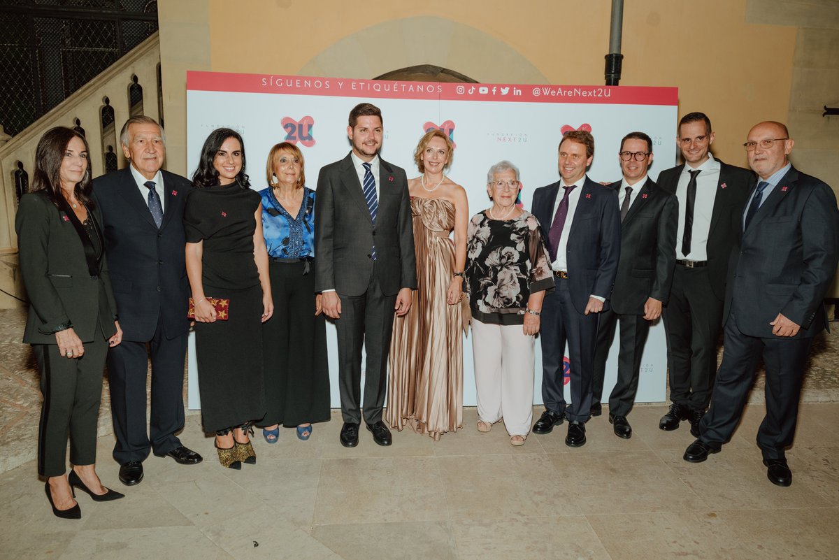 WeAreNext2U's tweet photo. Momentos inolvidables son los que vivimos en el Lanzamiento de Fundación Next2U, Gracias por acompañarnos @WeAreNext2U📸

#FundacionNext2U #WeAreNext2U #Fundacion #ONG #NGO #Gandia #LaSafor #España https://t.co/v1eA3Rzw1X