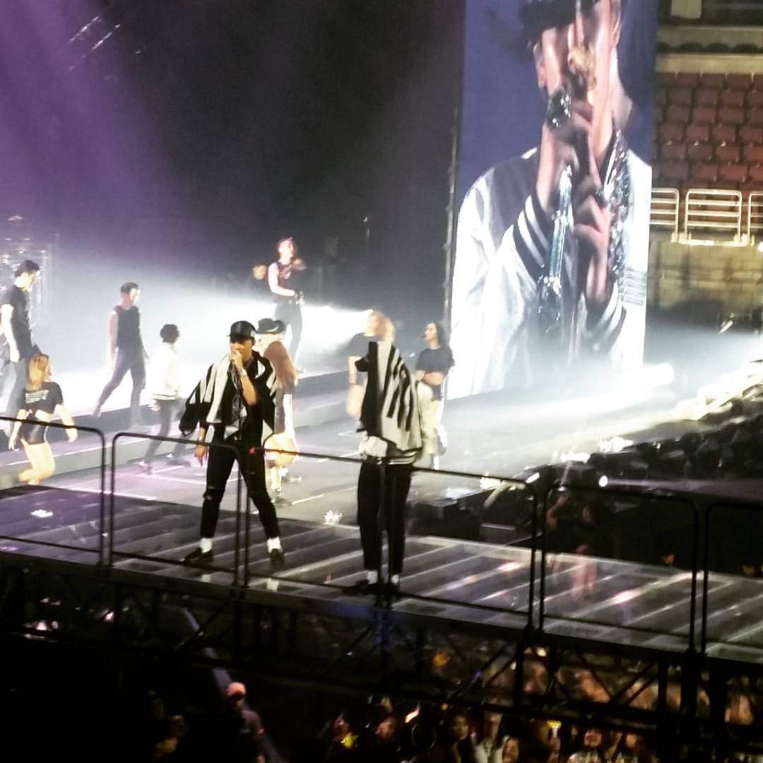 MaRjOrY_wINS's tweet photo. The first ever kpop con I went to was the BIGBANG MADE TOUR in ANAHEIM. Fangirling all myself haha!
8 yrs. ago today.
#BIGBANG
#madetour https://t.co/GhDSyO6HPl