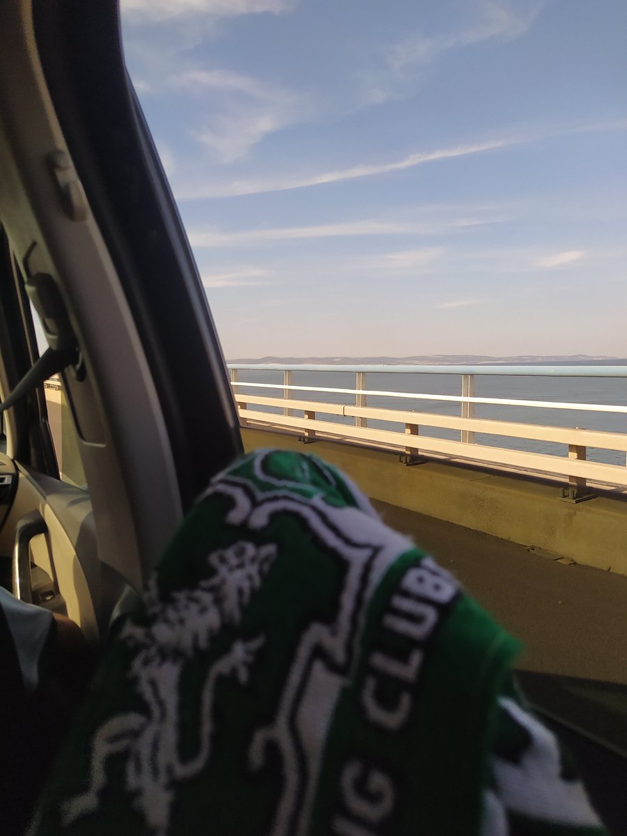 O sentimento de ir ver o Sporting é algo inexplicável. A ansiedade começa logo quando penso em comprar o bilhete, são depois dias e dias a esperar e a sonhar. Sinto-me grato de poder ir ver o Sporting, mesmo que não possa ir muitas vezes.
Amo-te Sporting 💚🦁