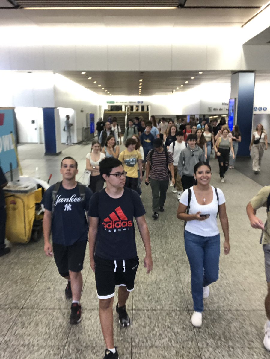JDeRo23's tweet photo. It’s the 50th year of Northport HS Urban Studies program! #Cities so many great trips and memories! #watchthegap #signingoff @bryan_krahel @darryl_stgeorge @SlagleBill https://t.co/8TN0HYKGUH