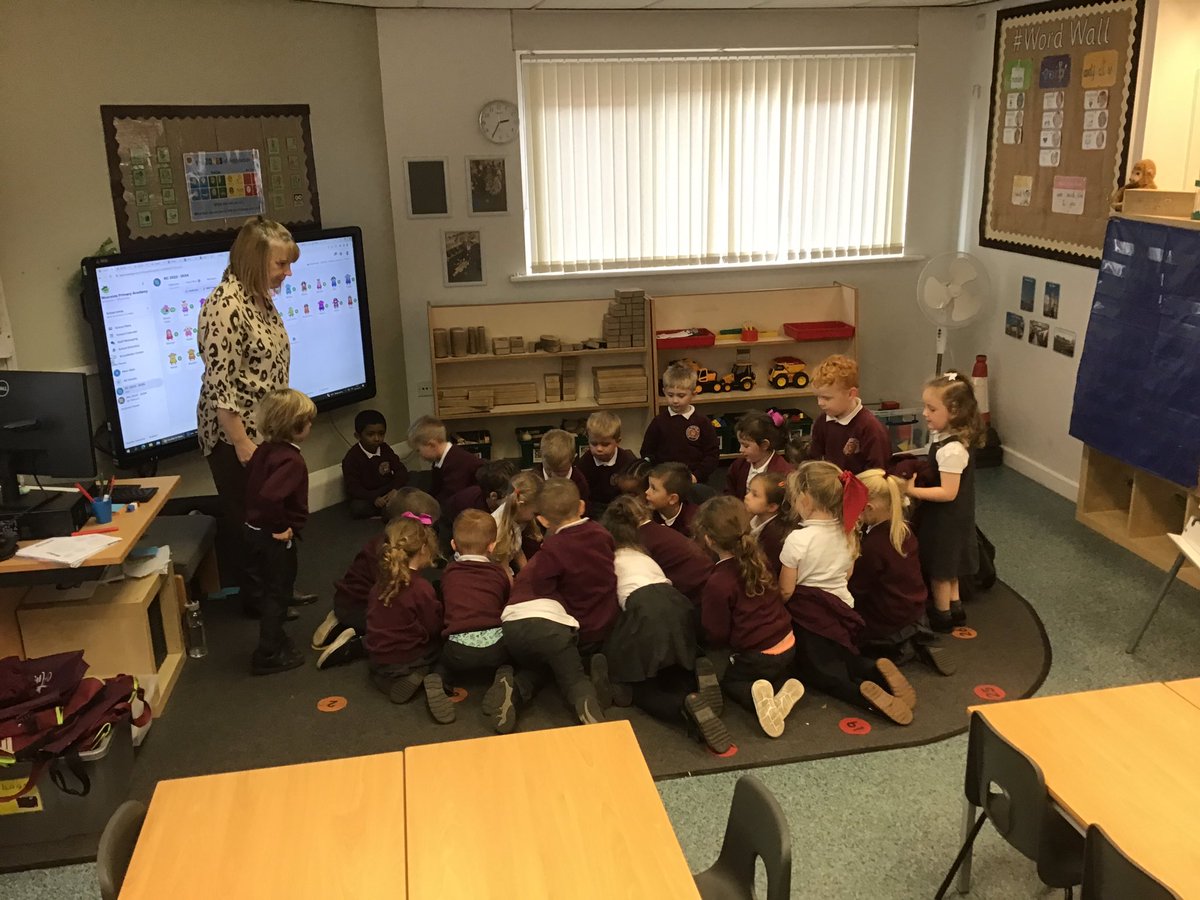 MrsCoenMPA's tweet photo. This week we have been learning about the school value of ‘collaboration’. We discussed how working together as a team can help us to get things done more quickly and efficiently. #moorsidepa #moorsidepaeyfs #moorsidepapersonaldevelopment https://t.co/0Cp6VCUzvT