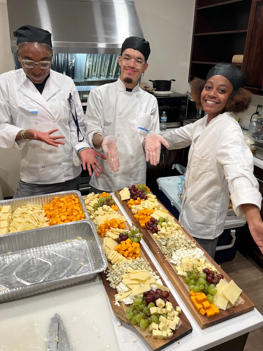 DOLJobCorps's tweet photo. Culinary arts students from five @DOLJobCorps campuses gathered at the Potomac #JobCops (D.C.) center to show off their skills and prepare lunch for the @USDOL Hall of Honor Luncheon. 🍴 @ActSecJulieSu
https://t.co/7pnju0ar15 #CareersBeginHere https://t.co/Q8uVZ2JHD5