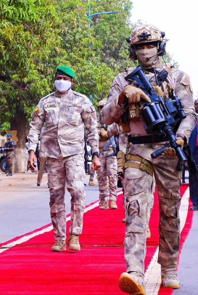 marcus_herve's tweet image. 🛑 Mali 🇲🇱 Respect! 

When I see this man, I cannot but to admire him. His courage, his leadership are remarkable! He is a man of a few words, but a man of actions. I mean he doesn’t talk too much, but he’s working. When I think that he and his companions were part of the special…