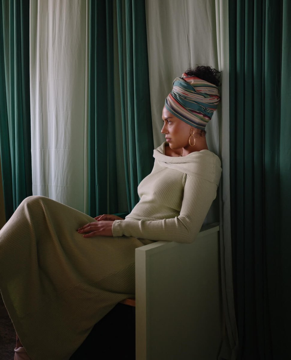 FanmDjanm's tweet photo. Lights, camera, action: It's Show Thyme, baby! This headwrap is bold, beautiful, and perfect for striking a pose. https://t.co/wNBOdps6BT