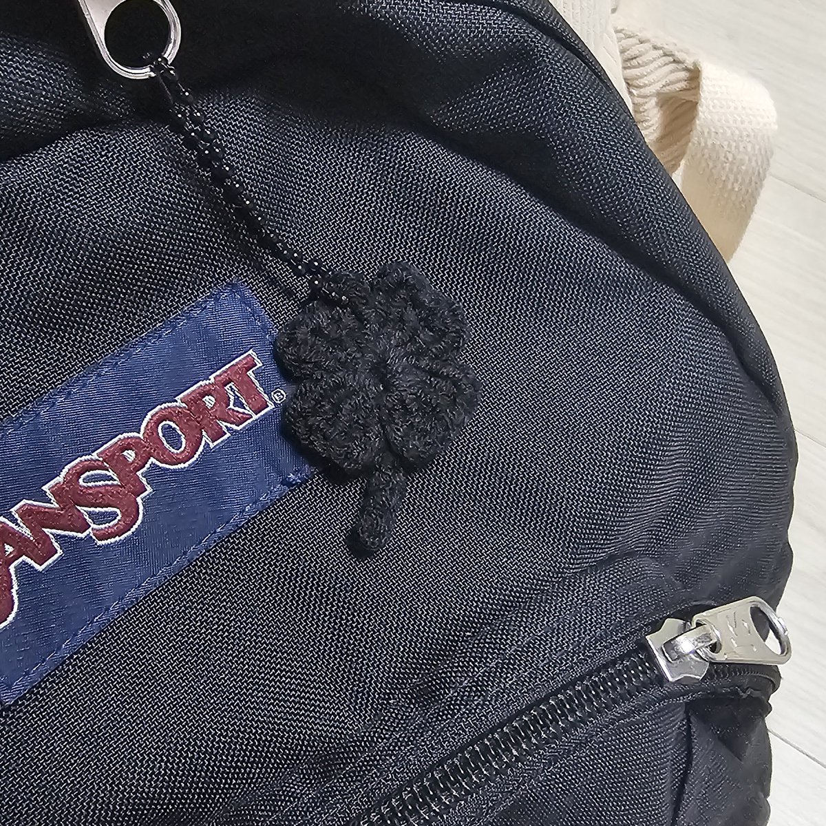 。　♡ 。　　♡。　　♡
♡。　＼　　｜　　／。　♡
　뜨개 야구공 키링을 팔아요
♡。　／　　｜　　＼。　♡
。　⚾️。 　　。　　♡。
    (쉿..너만야구공이야)

시즌은 끝나가지만 뜨구공이 돌아왔습니다..
소량 판매합니다.. 특별한 클로버도 있습니다

↳witchform.com/deposit_form/3…