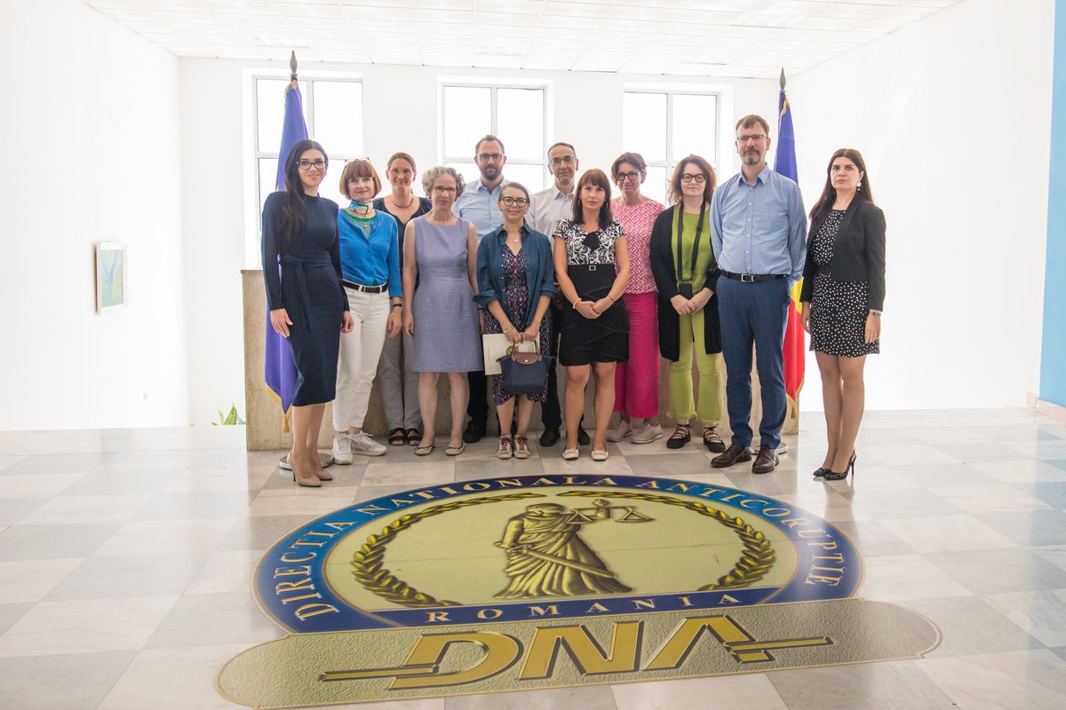 Every year, the Romanian National Institute of Magistracy hosts several groups of judges and prosecutors for a 1-week or 2-week exchange. Some days ago, a group of 9 judges from #Austria, #Germany and #Poland took part in one of these exchanges.

#EJTN
#EU
#law
#EUlaw
#Romania