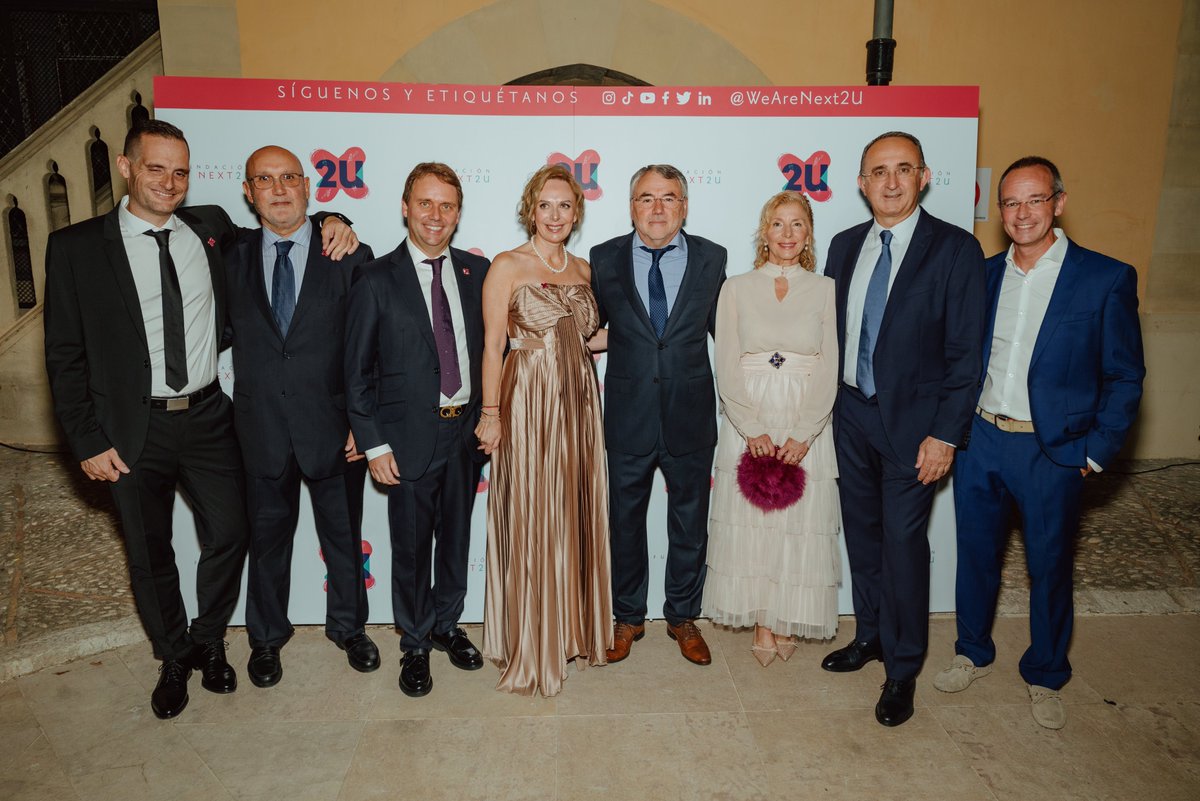 WeAreNext2U's tweet photo. Momentos inolvidables son los que vivimos en el Lanzamiento de Fundación Next2U, Gracias por acompañarnos @WeAreNext2U📸

#FundacionNext2U #WeAreNext2U #Fundacion #ONG #NGO #Gandia #LaSafor #España https://t.co/v1eA3Rzw1X