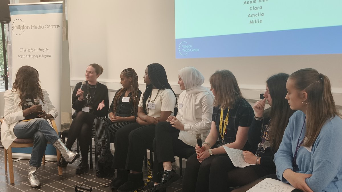 Sixth formers from <a href="/BlueCoatCofE/">Blue Coat School Coventry</a> &amp; <a href="/SouthamCollege/">Southam College</a> are explaining how many of them get their #religion news through #TikTok and that the media does influence how people see religion. They think people should be able to believe what they want. #religiousliteracy #medialiteracy