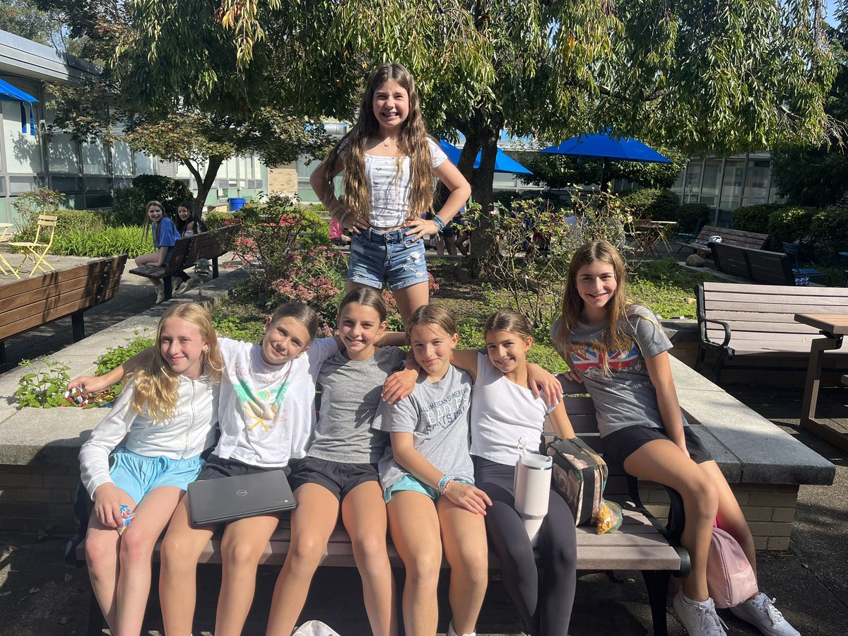 A lovely day for lunch in the courtyard @WPSEisenhower #courtyard #lunchduty #summerweather