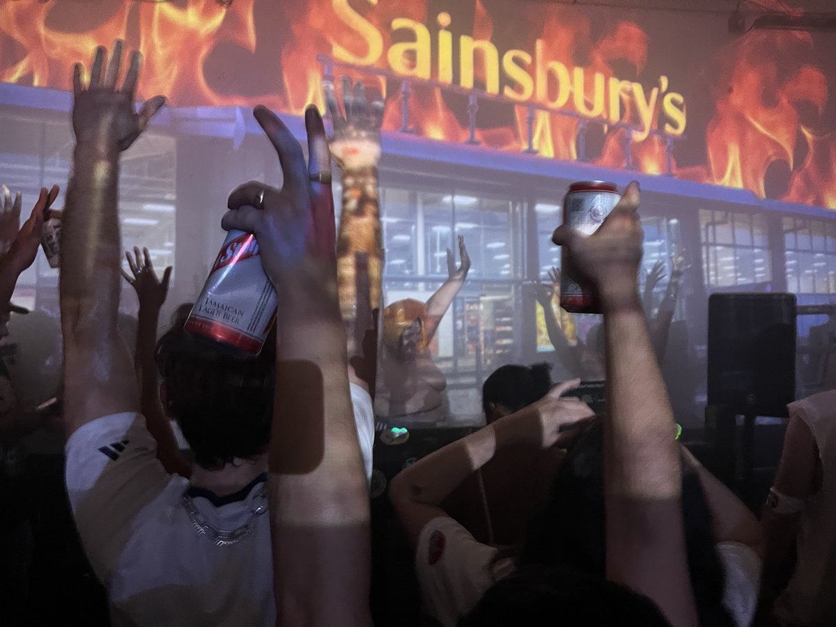 IN BED WITH MY BROTHER tweet media