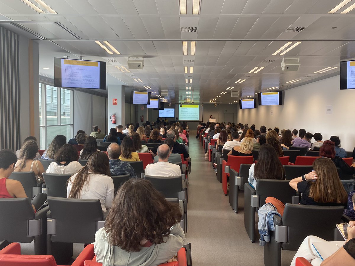 COIBarcelona's tweet image. L’auditori s’ha omplert de gom a gom! 

Quin èxit de jornada d’infermeria de #salutmental! 

Ha estat un plaer comptar amb totes vosaltres, gràcies per assistir-hi!
