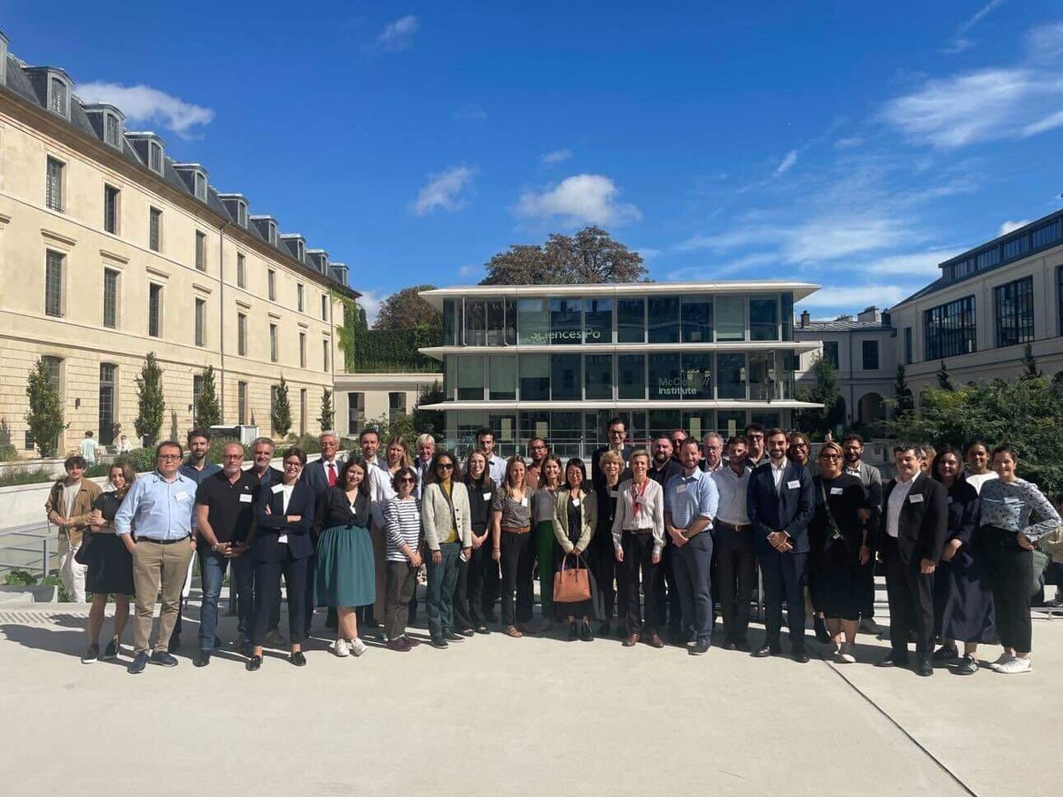 Cross-sectoral dialogue is crucial for a broad exchange of ideas for the future of #responsibletechnologies. Yegor #Aushev, #SocratesSeminar alumni, participated in the "Ethical Principles for Responsible Technologies Initiative" by <a href="/AspenDigital/">Aspen Digital</a> and Project Liberty's Institute.