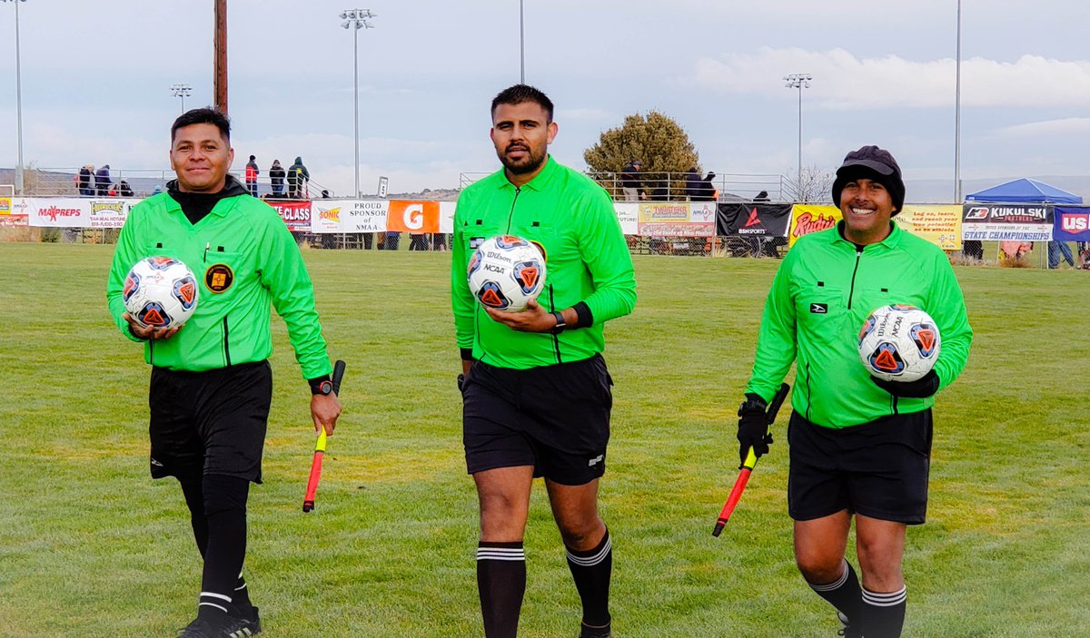 DanaPappasNFHS's tweet photo. Today is Day 4of NFHS Fall Sports Appreciation Day. The appreciation I have for interscholastic sports officials is profound and infinite. Officials are my family and a significant part of who I am. #ThanksRef @NFHS_Org @NASOofficiating @RefReps https://t.co/Nk5Iyao6tF