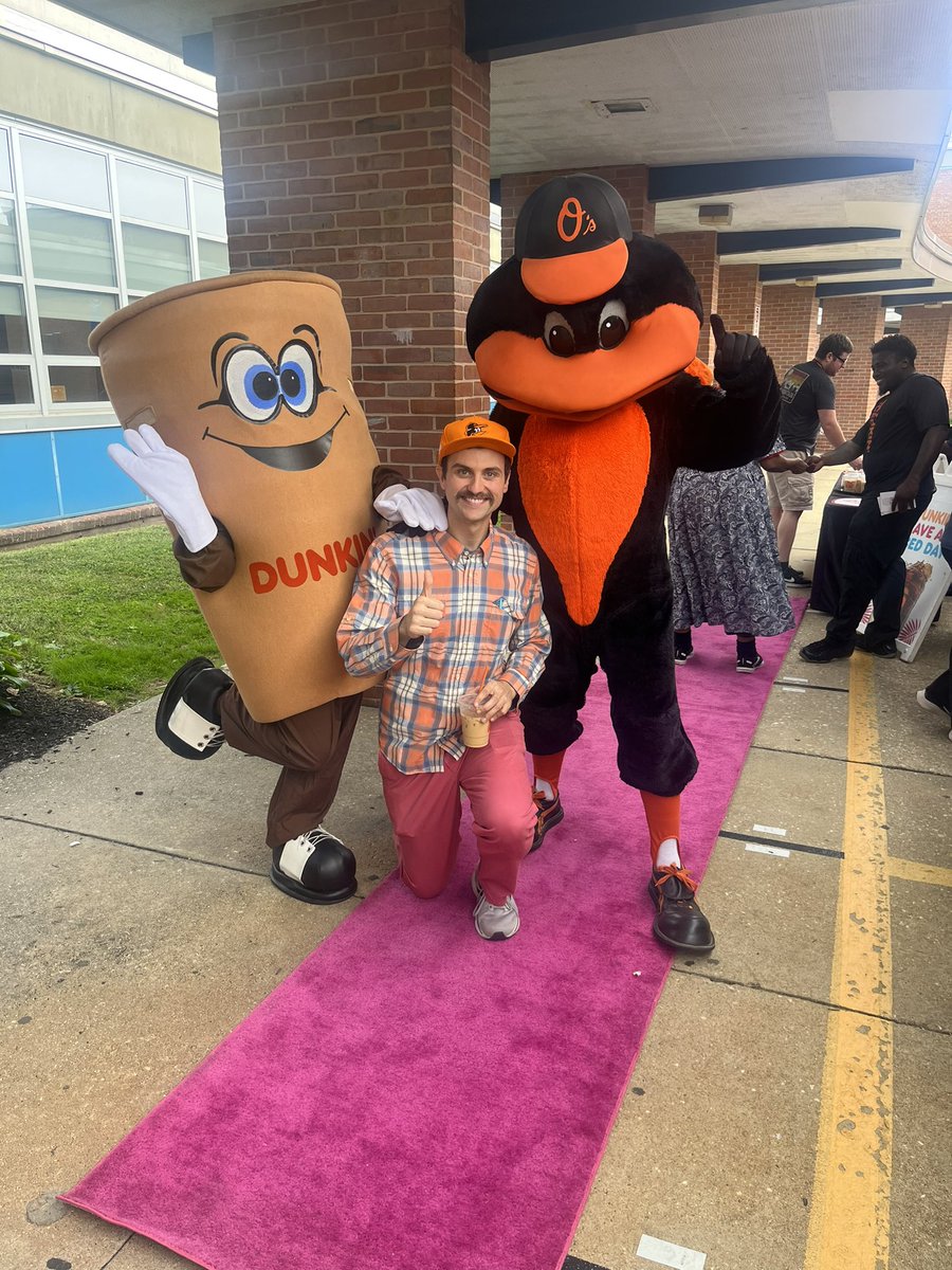 What a #WorldTeacherDay! Thank you @dunkindonuts for celebrating Mr. Bacon and all of our teachers! #DMSPrideRoars