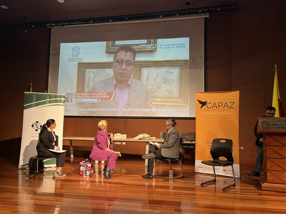 Ipazud's tweet photo. #UDistritalxCAPAZ A esta hora conversatorio “DIÁLOGOS DE PAZ CON EL ELN: HABLEMOS DE LA PARTICIPACIÓN SOCIAL Y EL CESE AL FUEGO”. Organizado por el @Instituto_CAPAZ @IPAZUD de la @udistrital . @SandinoVictoria @HelberthChoach1 @LaudEstereo @parescolombia @FCEdistrital. https://t.co/T5ZjlAHKBR