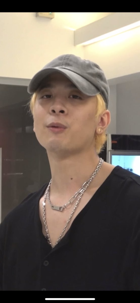 Kitten_Kwan's tweet photo. หรือจริงๆแล้วพี่เช่เป็นแบรนด์แอมบาสเดอร์ของ Zip https://t.co/2ok0SvztBc