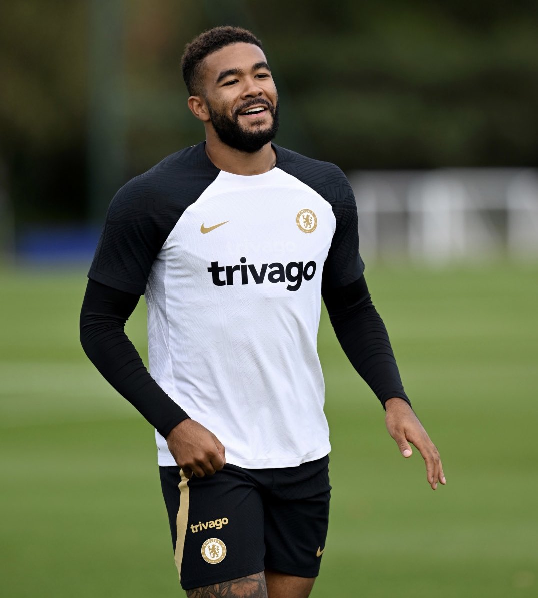 CFCPys's tweet image. 🚨 BREAKING: Reece James worked outside today. (@ChelseaFC) #CFC