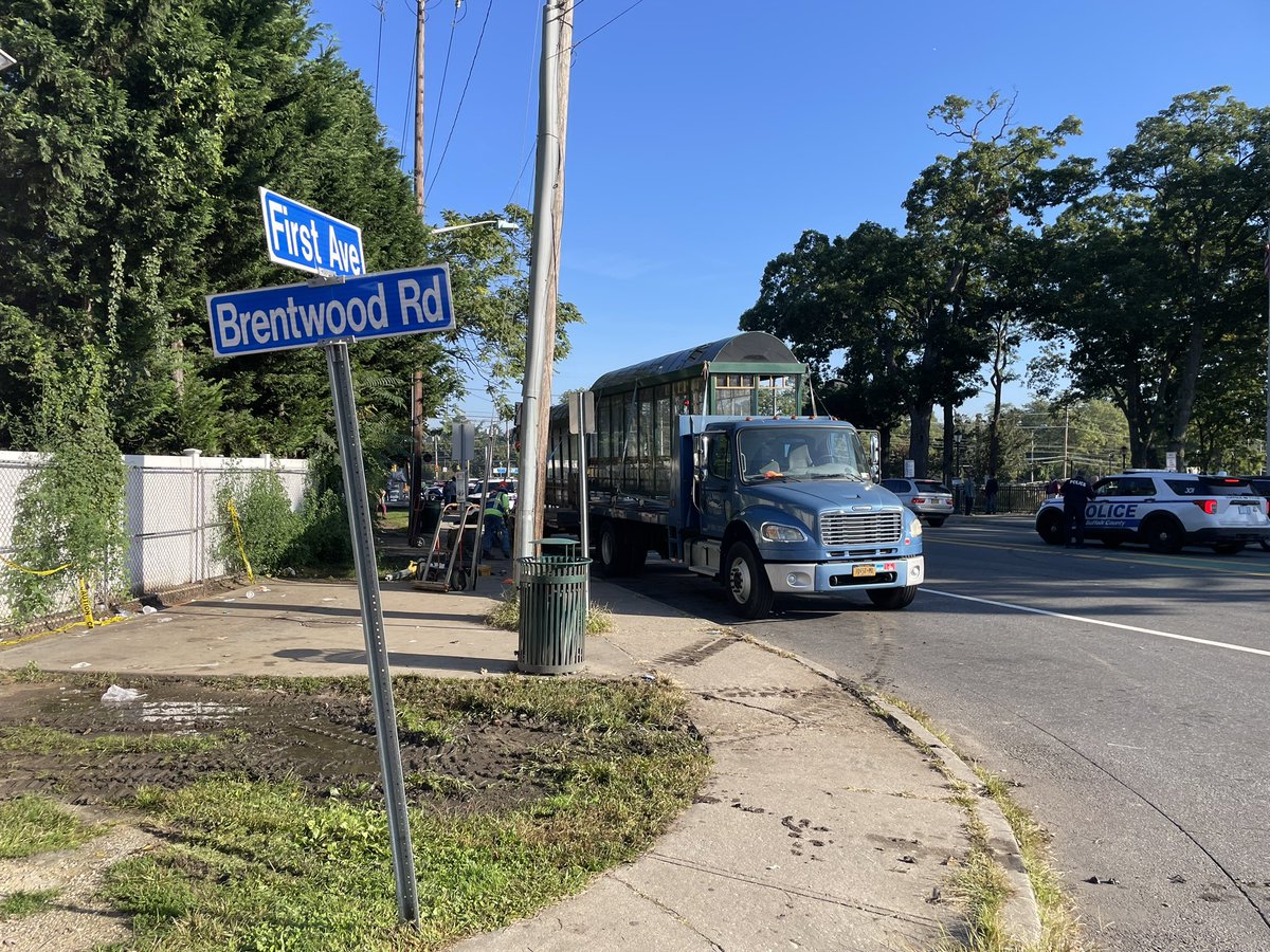 samgonzalezleg's tweet photo. Legislator Gonzalez put his words into action and with the help and vision from @NYSSenatorMRM , our mission to revitalize the community continues to be in full effect.

We are now working towards phase 3 and will announce the opening of the new Bus Hub tomorrow, 11 AM https://t.co/4NU5H2Pbc9