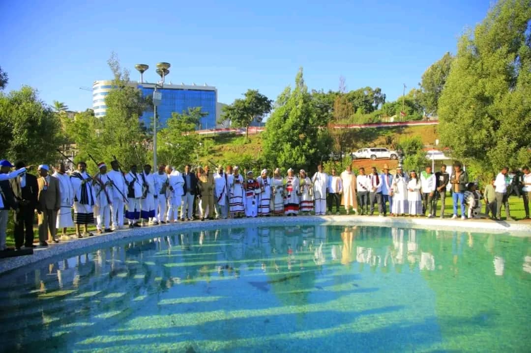 GadaaMotii's tweet photo. Bagaa hadhuraa ganamaa oromo Irrechaa Finfinee ittin isinii gayee qeerroo fi Qarree Akkasumasii Oromo  hundanuu https://t.co/aLQ3yJIOI9