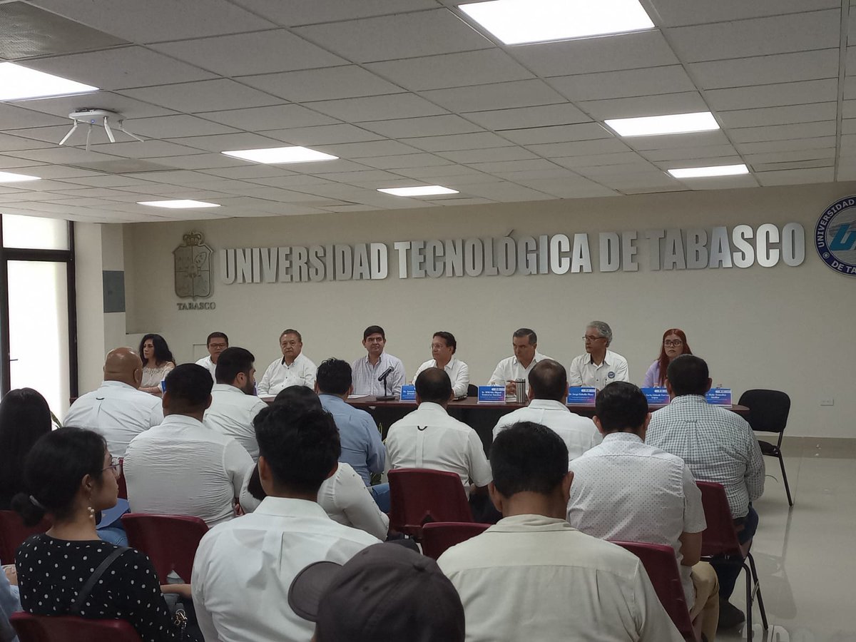 #AlMomento 🔴Da inicio el 1er. Foro de Nuevos Talentos Científicos y Tecnológicos de #Tabasco 2023, en la <a href="/UTTAB/">UTTAB</a>; encabezan el rector  <a href="/leninmp_UTTAB/">Lenin Martínez Pérez</a> y el Director General del Consejo de Ciencia y Tecnología, Gerardo Humberto Arévalo Reyes.