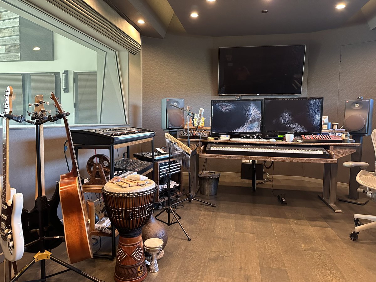 kevinmanthei's tweet photo. Client view - Los Angeles studio home of Kevin Manthei and @triumph_audio 

#seemystudio #triumphaudio #triumphstudios #composerlife https://t.co/JY8diA7Qr1