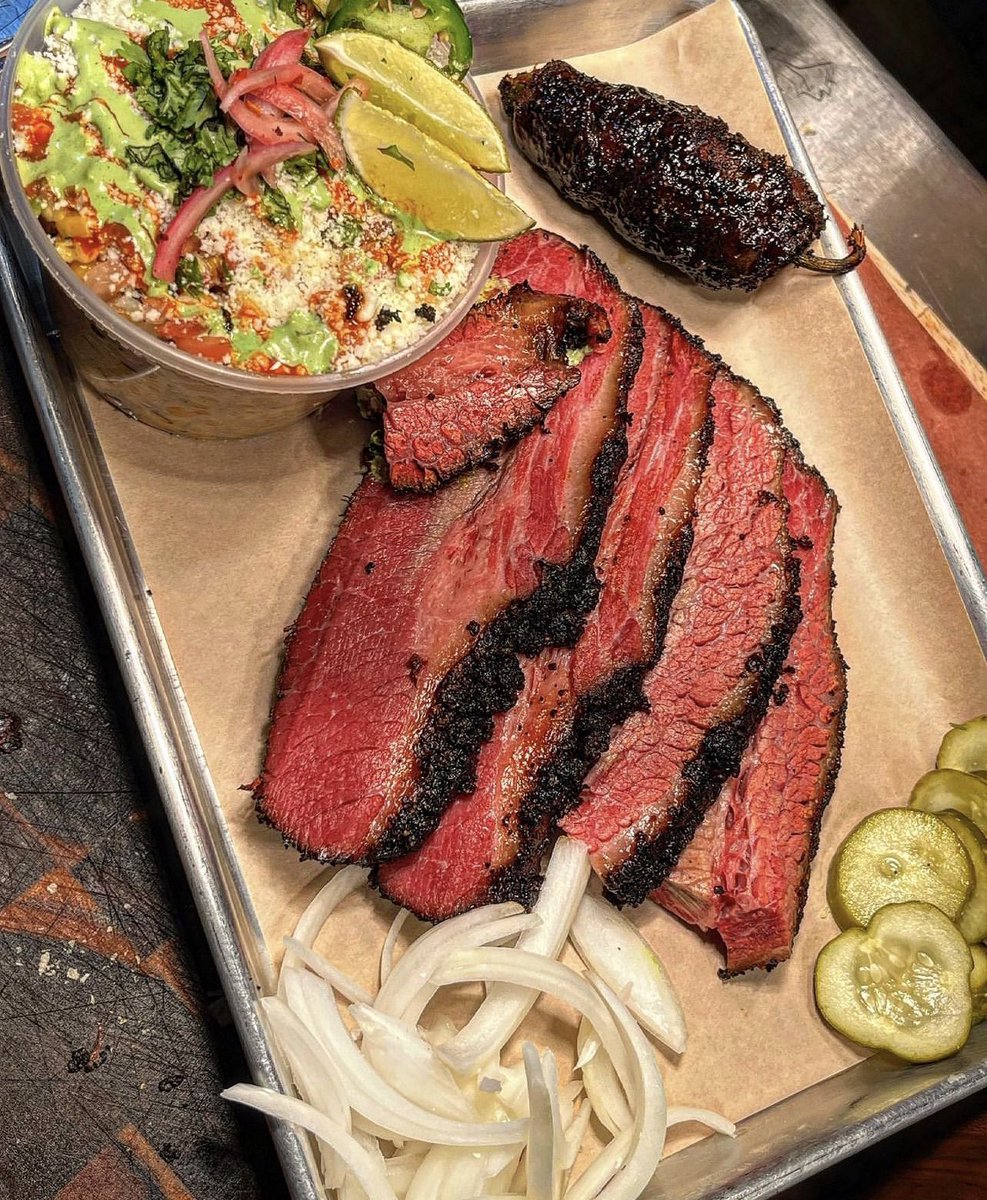 HungryAI_App's tweet photo. How much would you pay for this plate ๐คค๐คค๐คค?
#bbq #barbecue #briskets #food #foodies #hungry #delicious https://t.co/ujQ3bMiZcp