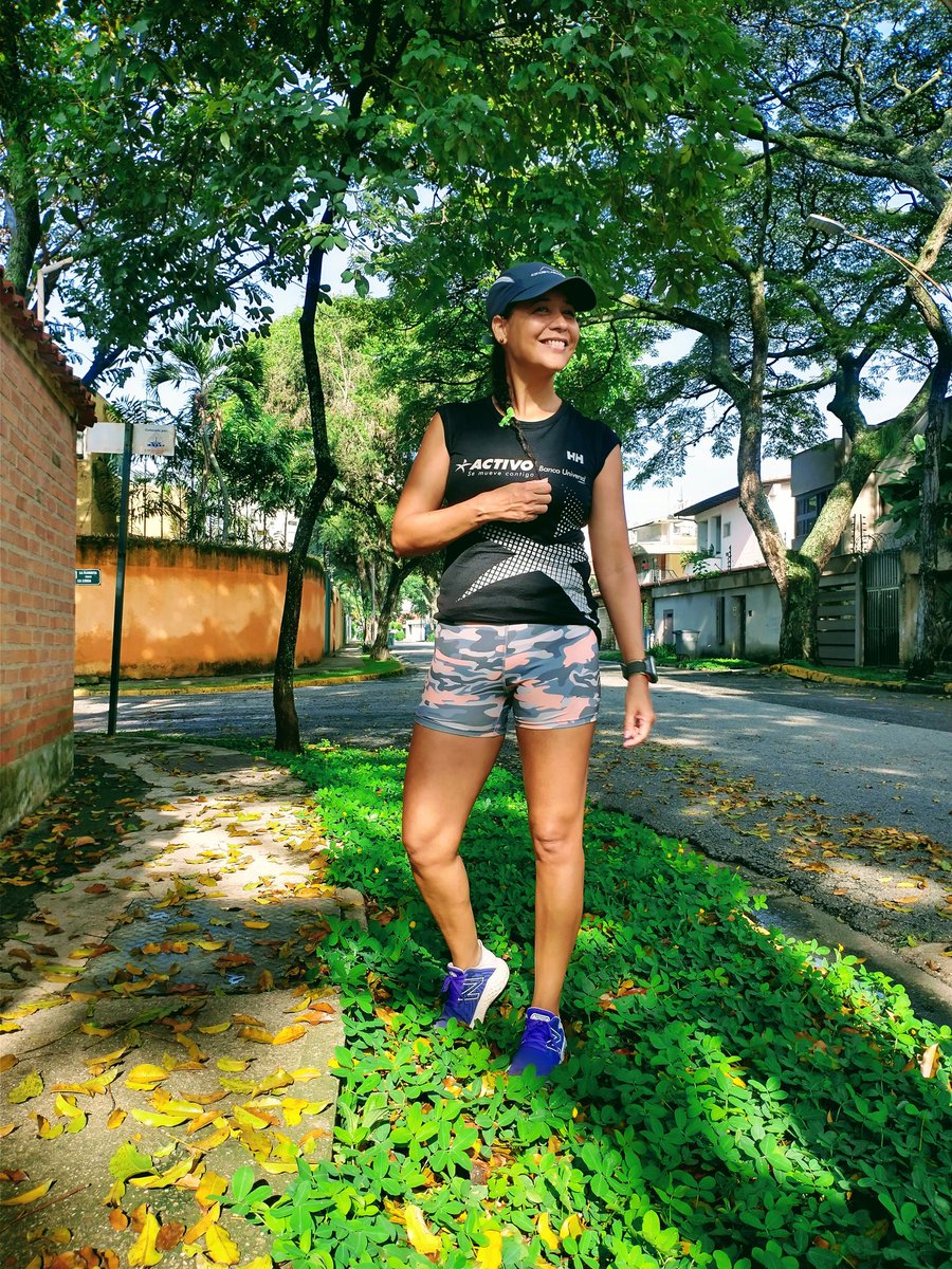 KER___________'s tweet photo. 10 x 400 R400 distribuidos así...😁🥴😃
#RunKeRun #Series #SpeedyGonzalezTime #Dale #Correr @MeEncantaCorrer
https://t.co/YTOZnDWzYx https://t.co/888In9HgDQ