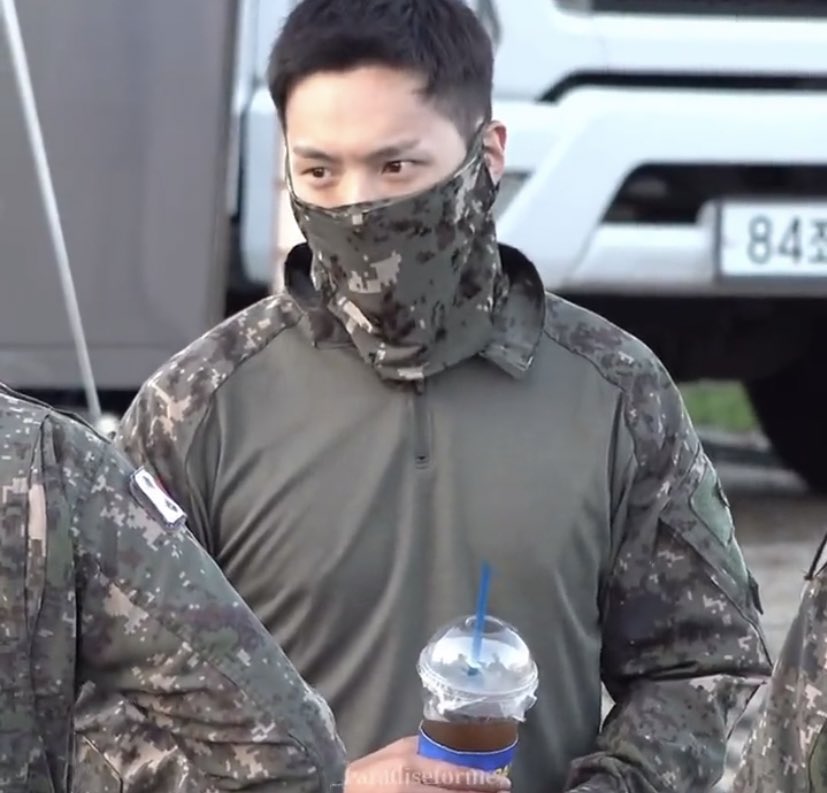 minhyuklocked's tweet image. MINHYUK I- 👀