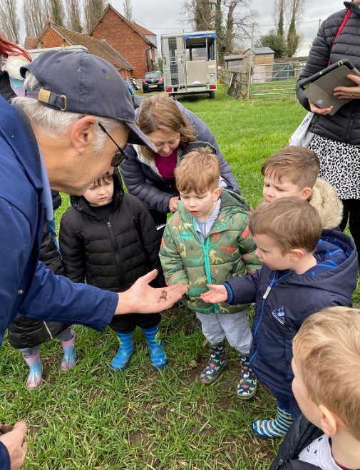 Fancy hosting school visits? ever looked at CEVAS training to support you? <a href="/AHDB_BeefLamb/">AHDB Beef & Lamb</a> are working with <a href="/LEAF_Education/">LEAF Education</a> on a pilot programme which includes the funded training course &amp; links you up with a local school! 

Deadline 16 Oct!!!

👉ahdb.org.uk/schoolfarmvisi…