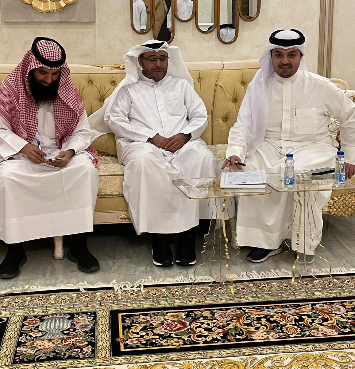 abjalmutairi's tweet photo. {وَمِنْ آيَاتِهِ أَنْ خَلَقَ لَكُم مِّنْ أَنفُسِكُمْ أَزْوَاجًا}
 
   تم بحمد الله وفضله "عقد قراني" 
 سائلاً المولىٰ عز وجل لي ولكم التوفيق https://t.co/Rs3v0igzuf