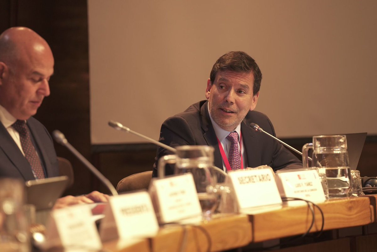 En camino a la Cumbre Social Mundial de 2025, estamos convencidos de que la Conferencia Regional sobre #DesarrolloSocial de #ALC puede trabajar como una plataforma privilegiada para llevar la voz de la región a esa instancia: Alberto Arenas #CEPAL en cierre de encuentro regional.