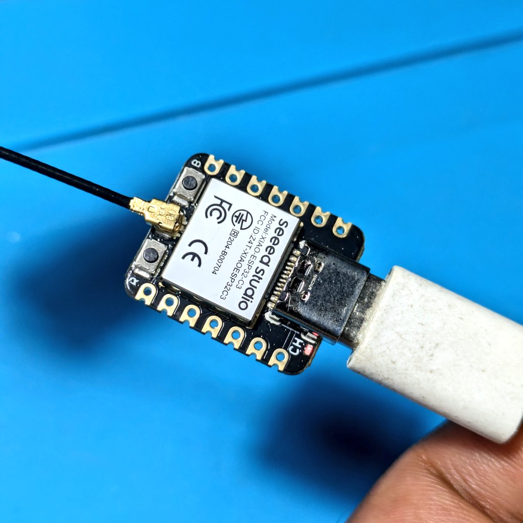 IObrizio's tweet image. I got it!

Now I have to replace it.

#seeeduino #esp32c3 #wifi #iot