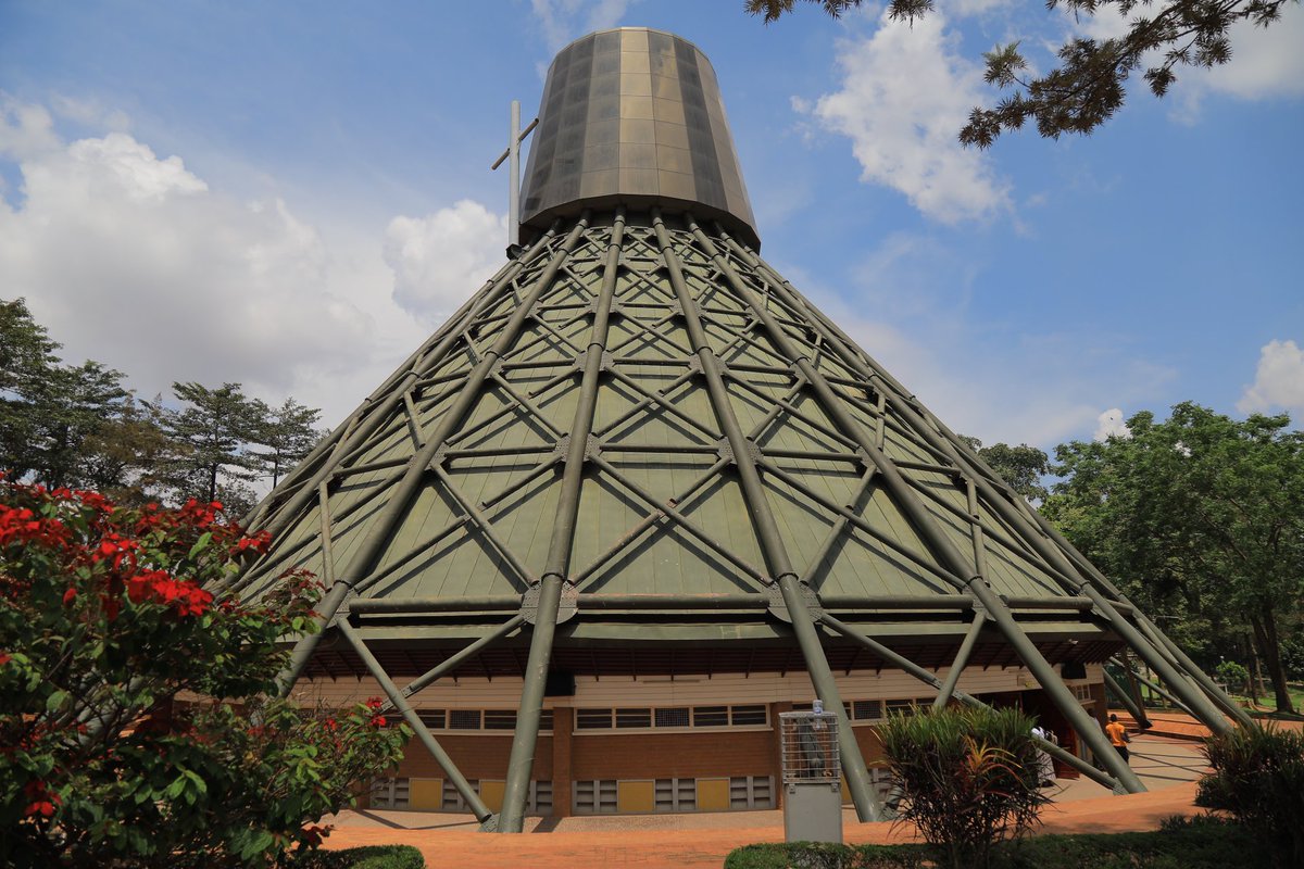 KLaCitizen's tweet photo. City tour with @pamz61 
She’s getting to Explore the different tourist sites in Kampala before she’s heads out to upcountry destinations!
📸: @saadShots https://t.co/l1XQlY18ok