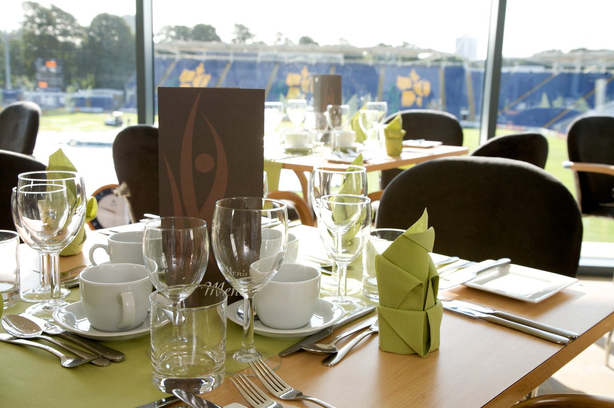 CwrddCaerdydd's tweet photo. 🏨LLEOLIADAU'R MIS 🏨
Pob mis edrych ar ddau lleoliadau yng #nghaerdydd.  Mis yma @GlamCricket &amp; @vocohotels. Y ddau gyda lleolidau anghyhoel yng Nghaerdydd 
cliciwch yma am fwy o manylion 👉
https://t.co/iA784WSJC6
 #nghaerdydd #glamcricket #vocostdavids https://t.co/r9Xs4iYwtP