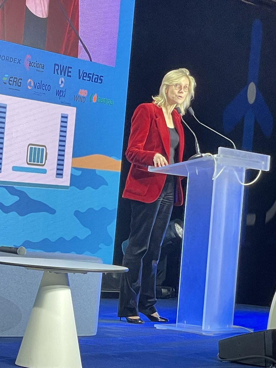 Annonces majeures pour la filière éolienne industrielle au #CNE2023 par #AgnesPannierRunacher : possibilités de recandidater aux AO terrestres et giga AO de 10MW éolien en mer. Il y a besoin de prévisibilité et de CFD. Reste le volume autorisé à débloquer en préfecture.