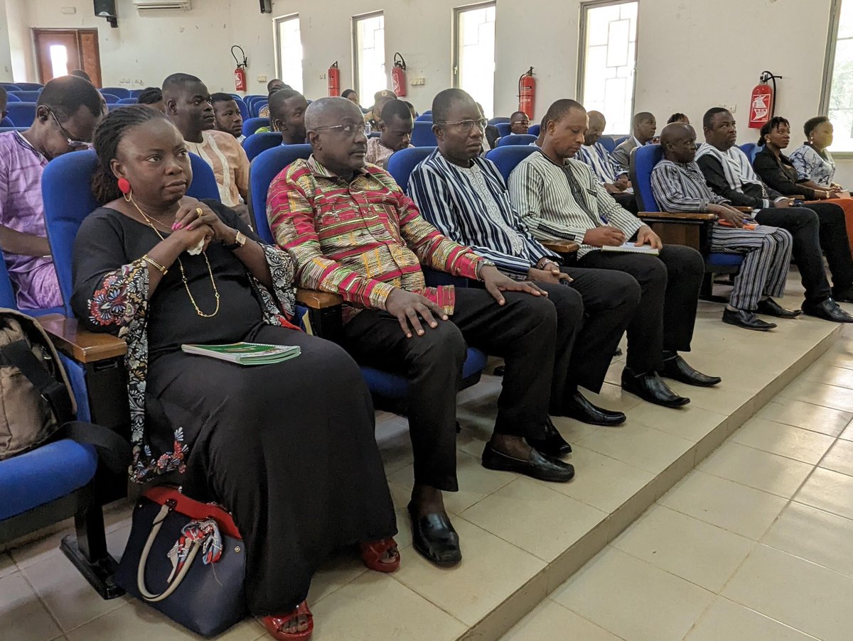 « Les Fondateurs de nos États ont fait de l'intégration un objectif prioritaire. »
C’est en ces mots que le Min. délégué des Aff. Étrangères du Burkina a ouvert l’Atelier de Sensibilisation sur l’Intégration Sous-Régionale qu’il organise du 5 au 6 octobre à Manga.