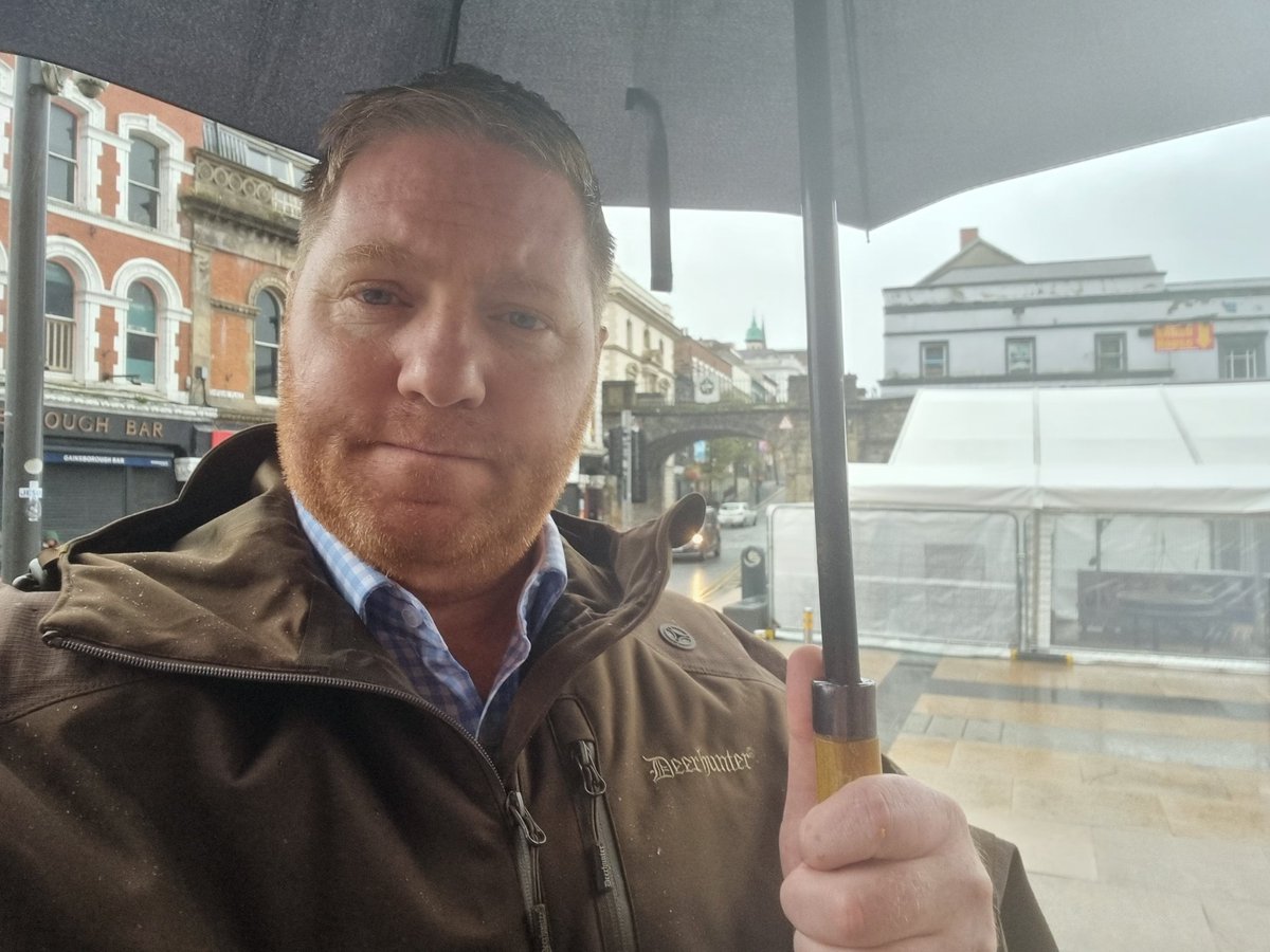 Toursofderry's tweet image. Even on our wettest days we carry on! 😀 
#toursofderry
