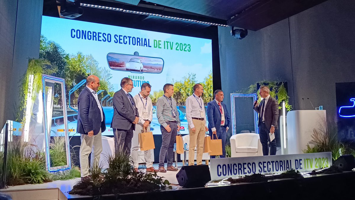 <a href="/DGTes/">Dir. Gral. Tráfico</a> <a href="/Guillermo_Magaz/">Guillermo Magaz</a> <a href="/Unijepol/">Unijepol</a> <a href="/Congreso_Es/">Congreso</a> <a href="/citainsp/">CITA</a> @mincoturgob Recogen los reconocimientos Jose Santos Santos, Jose Antonio Lucas Ballesteros, Juan Portillo Rojano y Pedro Segado. ¡Enhorabuena! #CongresoITV2023 #ITVSalvaVidas