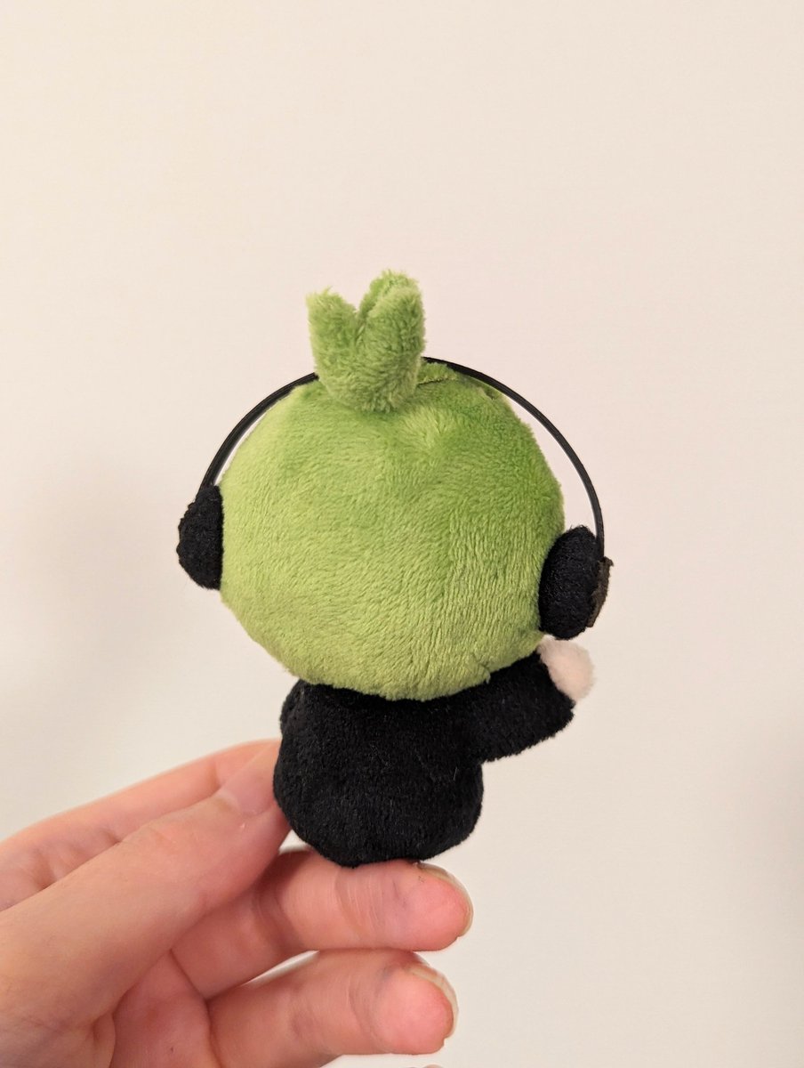 う〜まれちゃったった☺️
お手々は下ろしてるほうがいいかしら？