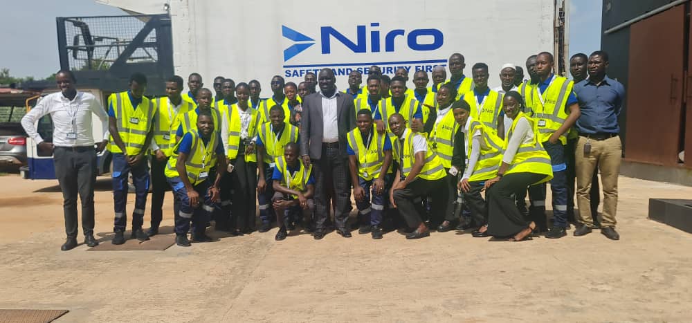 niro43209's tweet photo. When you think of excellence service, don't forget NIRO as a ground handling company located at @BanjulAirport our CEO pausing with ground handling staff. @FlyingBrussels @royalairmarocnl @flyethiopian https://t.co/3AjqAVuJym