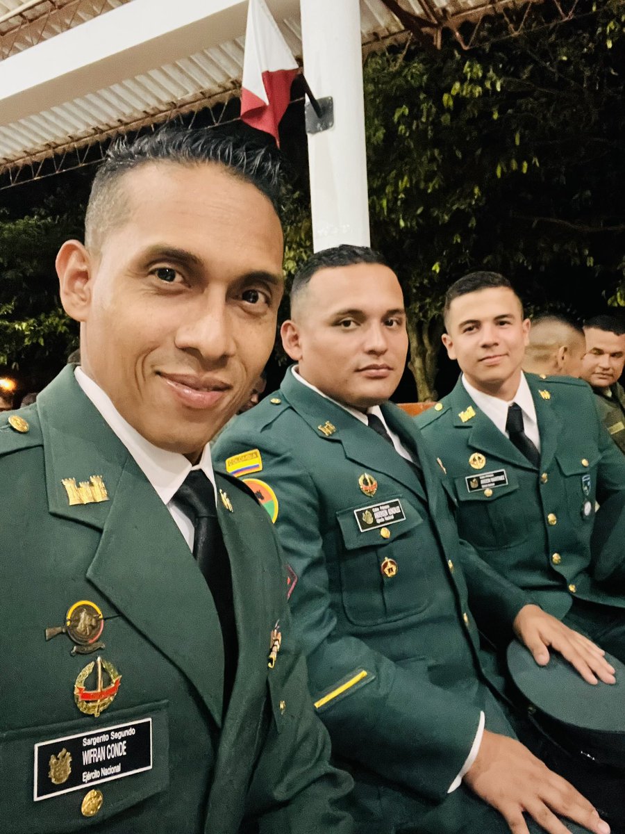 CondeWilfran's tweet photo. La noche de los ingenieros militares. https://t.co/Myg7Qqjcgw