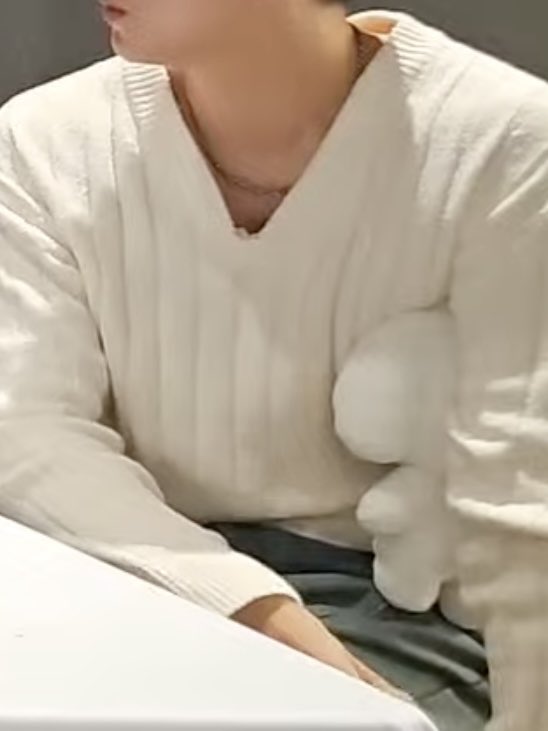 대써 혼자잇고싶어:(