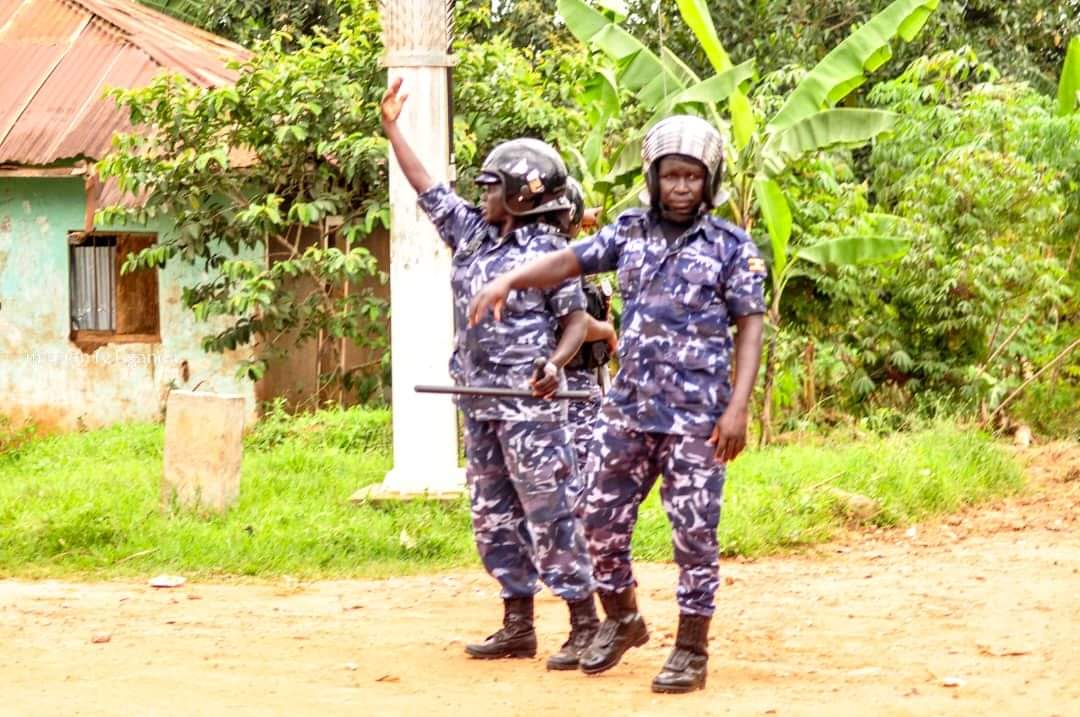 HEBobiwine's tweet photo. Our home is still surrounded by the police and military. They have blocked most of our people from entering to greet us. Earlier, they were  firing teargas and live bullets to disperse them. I am effectively under house arrest. A criminal regime in panic. https://t.co/e0Q9eZ3kLQ