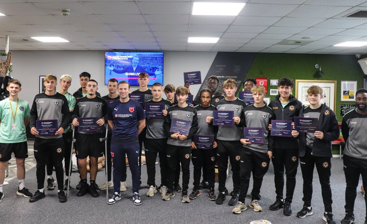 🤝 An honour to welcome @JE3Foundation to deliver vital CPR and defibrillator training to our scholars, giving them the skills and confidence to save lives.

Greater awareness, access to AEDs & education is so important.

Thank you 👼🏼❤️

#JustinsLaw #ForTheMemories #JE3Foundation