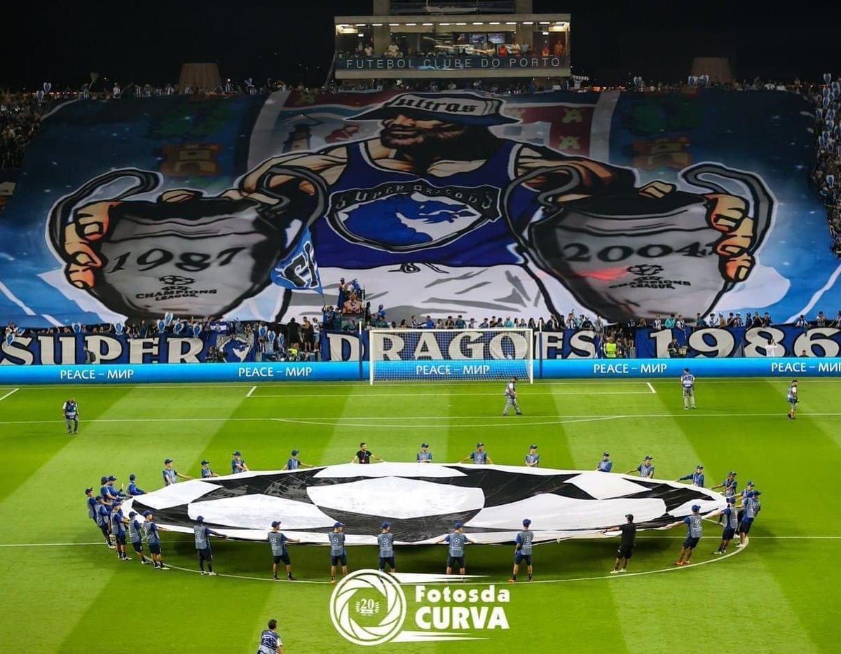 hooliganscz1999's tweet photo. 04.10.2023, FC Porto🇵🇹 - Barcelona🇪🇸 https://t.co/Fjy3xrlEmQ https://t.co/g5ZqCozeKP