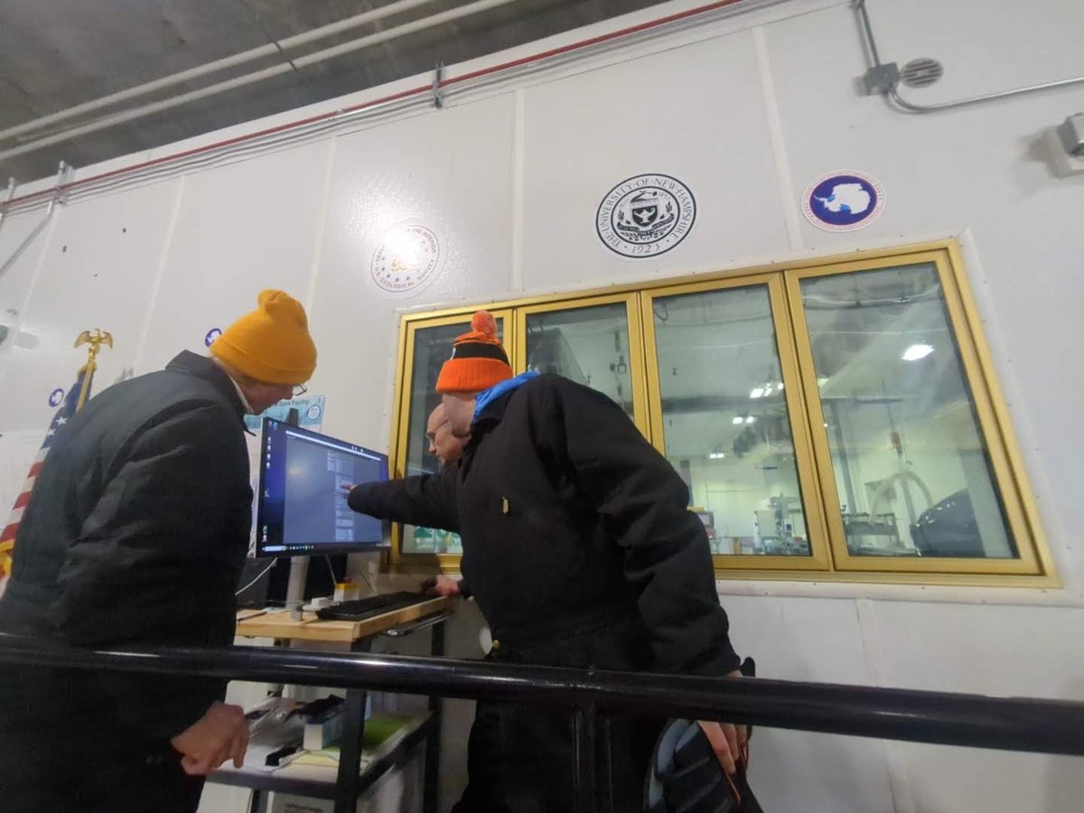SpecimSpectral's tweet photo. Our team had the incredible opportunity to delve into the frozen depths of the National Science Foundation Ice Core Facility (NSF-ICF) where cutting-edge technology and freezing temperatures collide! ❄️💎  #ScienceExploration #IceCoreScanning #hyperspectralimaging #Specim #NSFICF https://t.co/RpZjz8JYMd