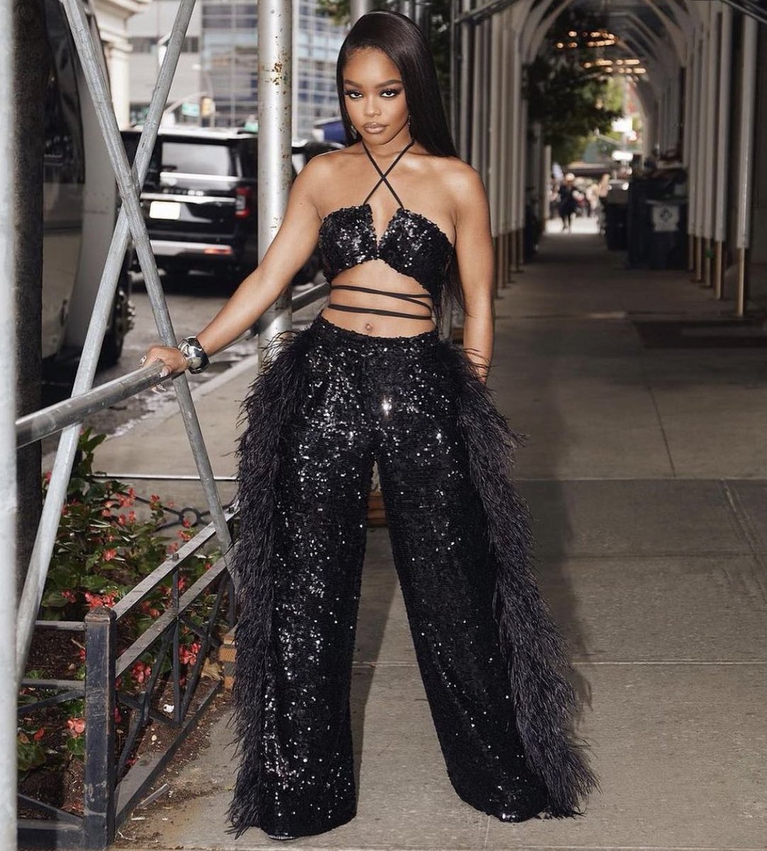 Throwback to #MarsaiMartin’s looks at New York Fashion Week.

See link to see how she slayed. #NYFW <a href="/marsaimartin/">Marsai Martin</a> #NewYorkFashionWeek #Fashion #FashionGirl 

stylevitae.com/article/marsai…